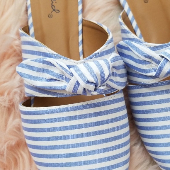 ⚡FLASH SALE! 🎉HP🎉Blue & White Striped Bow Mules - Picture 4 of 6